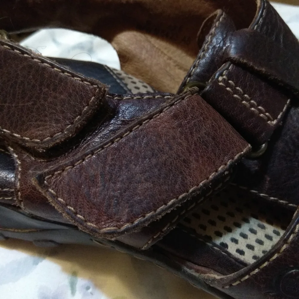 Bórn Handcrafted Leather Sandals - Picture 6 of 9